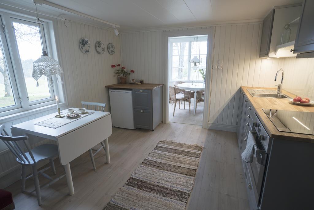 Anfasteroed Gardsvik - Grindstugan Ljungskile Bagian luar foto